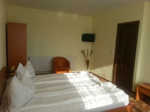 Pensiunea Cristian - accommodation in  Baile Felix (10)