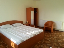 Pensiunea Cristian - accommodation in  Baile Felix (20)