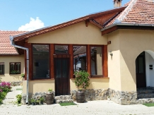 Pensiunea Ana Dragusana - accommodation in  Fagaras and nearby, Sambata (01)