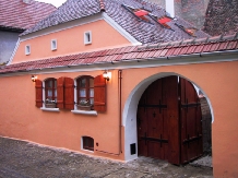 Rural accommodation at  Pensiunea Casa Legenda