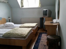 Pensiunea Kon Tiki - accommodation in  Transylvania (15)