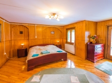 Mosia Vanatorului - accommodation in  Brasov Depression (27)