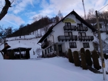 Casa de pe deal - accommodation in  Rucar - Bran, Moeciu, Bran (01)