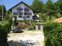 Casa de pe deal - accommodation in  Rucar - Bran, Moeciu, Bran (07)