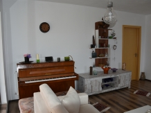 Pensiunea Lili - accommodation in  Oltenia (02)