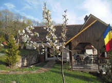 La Izvor Sacaramb - accommodation in  Transylvania (01)
