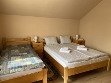 Pensiunea Rosu - accommodation in  Transylvania (05)