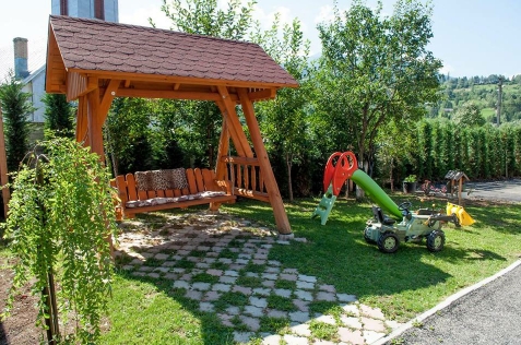 Pensiunea Borsa - cazare Tara Maramuresului (Activitati si imprejurimi) Pensiunea Borsa - cazare Tara Maramuresului (Activitati si imprejurimi)