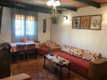 Casa de Vacanta Gabi - accommodation in  Rucar - Bran, Moeciu (08)
