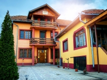 Rural accommodation at  Pensiunea Casa Apostu