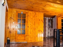 Pensiunea Casa Apostu - accommodation in  Oltenia (09)
