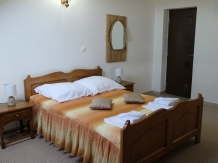 La Casa Boierului - accommodation in  Oltenia (06)