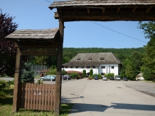 Pensiunea Valea Ursului - accommodation in  Muntenia (01)