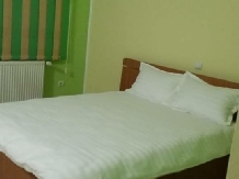 Pensiunea Esential - accommodation in  Oltenia (05)