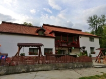Casa Broscuta - alloggio in  Valea Oltului, Horezu (02)