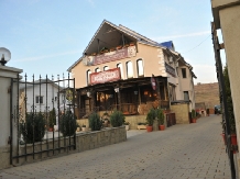 Pensiune Aristocrat - cazare Moldova (02)