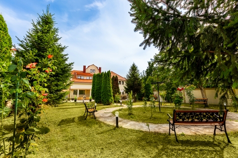 Pensiunea Lovrin - cazare Banat (Activitati si imprejurimi) Pensiunea Lovrin - cazare Banat (Activitati si imprejurimi)