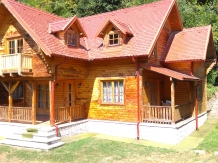 Wood House - accommodation in  Slanic Moldova (01)
