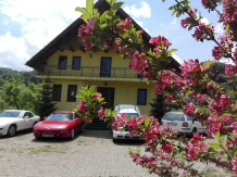 Pensiunea Grandemi Belvedere Bucovina - accommodation in  Gura Humorului, Voronet, Bucovina (01)