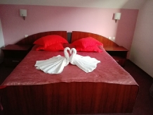 Pensiunea Grandemi Belvedere Bucovina - accommodation in  Gura Humorului, Voronet, Bucovina (13)