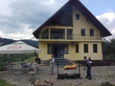 Pensiunea Grandemi Belvedere Bucovina - alloggio in Gura Humorului, Voronet, Bucovina (Attività e i dintorni) Pensiunea Grandemi Belvedere Bucovina - alloggio in Gura Humorului, Voronet, Bucovina (Attività e i dintorni)