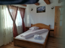 Cabana Cristalul Muntilor - alloggio in  Piatra Craiului (04)