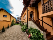 Casa de sub deal - accommodation in  North Oltenia (13)
