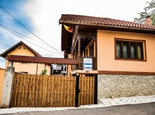 Casa de sub deal - accommodation in  North Oltenia (14)