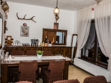 Casa de sub deal - accommodation in  North Oltenia (28)