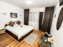 Casa de sub deal - accommodation in  North Oltenia (32)