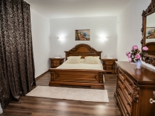 Casa de sub deal - accommodation in  North Oltenia (44)