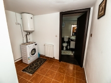 Casa de sub deal - accommodation in  North Oltenia (47)