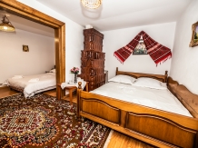 Casa de sub deal - accommodation in  North Oltenia (51)