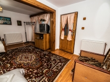 Casa de sub deal - accommodation in  North Oltenia (52)