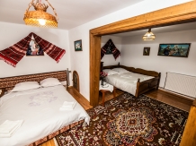 Casa de sub deal - accommodation in  North Oltenia (53)