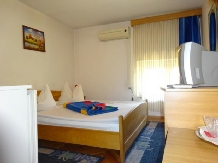 Vila Crinilor - accommodation in  Olt Valley (12)