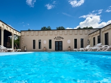 Cazare la  La Conac Resort