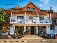 Pensiune Restaurant Casa Alba - cazare Nordul Olteniei, Valea Cernei (01)