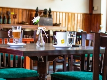 Pensiune Restaurant Casa Alba - accommodation in  North Oltenia, Cernei Valley (05)