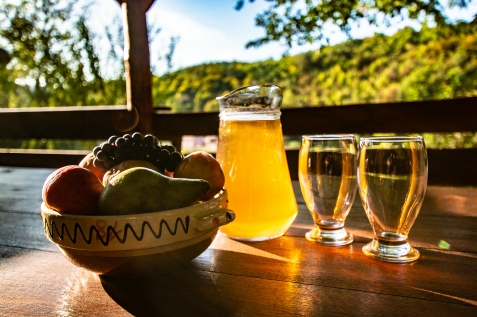 Pensiune Restaurant Casa Alba - alloggio in  Nord Oltenia, Valea Cernei (Attivit&agrave; e i dintorni)