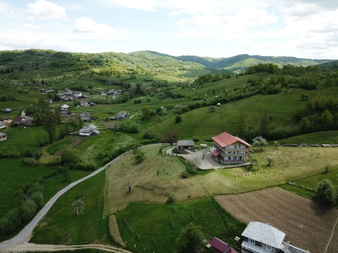 Pensiunea Plai Strabun - cazare Tara Maramuresului (Activitati si imprejurimi) Pensiunea Plai Strabun - cazare Tara Maramuresului (Activitati si imprejurimi)