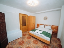 Royal Rucar Villa - accommodation in  Rucar - Bran (13)