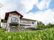 Rural accommodation at  Pensiunea de sub Carpati