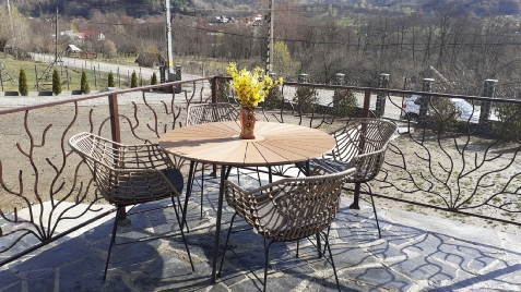Pensiunea de sub Carpati - accommodation in Muscelului Country (Surrounding) Pensiunea de sub Carpati - accommodation in Muscelului Country (Surrounding)