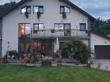 Casa Irina - cazare Valea Oltului, Horezu (01)