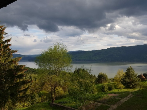 Sara pe deal - cazare Ceahlau Bicaz (Activitati si imprejurimi) Sara pe deal - cazare Ceahlau Bicaz (Activitati si imprejurimi)