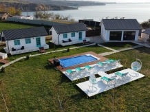 Cazare pe malul lacului Breeze By The Lake - accommodation in  Olt Valley (05)