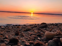 Cazare pe malul lacului Breeze By The Lake - cazare Valea Oltului (24)