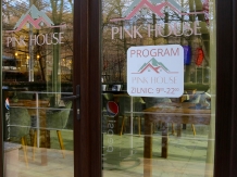Pink House - cazare Nordul Olteniei (17)