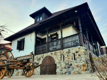 Casa cu cerdac - accommodation in  Fagaras and nearby, Muscelului Country (02)